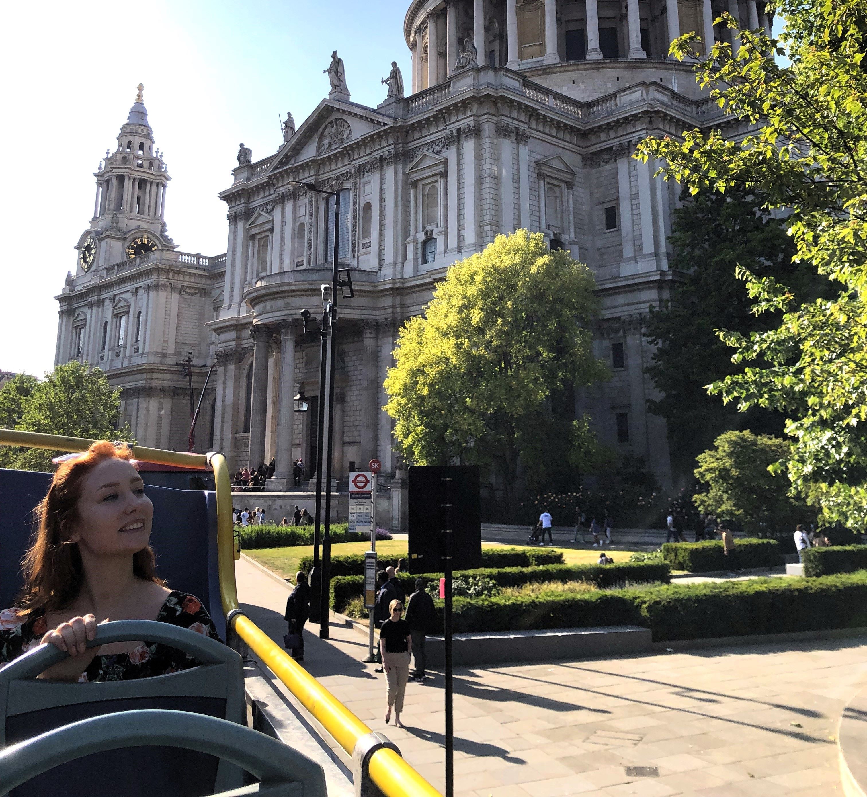 Tootbus London and St Paul's cathedral