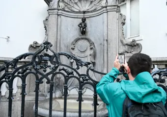The Manneken Pis: history, legends and secrets of the most famous statue in Brussels