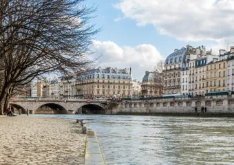Walking along the banks of the Seine