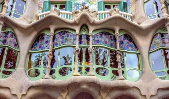 Descubre la Barcelona de Gaudí con Tootbus