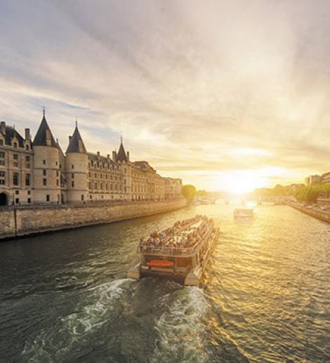 Tootbus Paris by Night Bateaux Parisiens